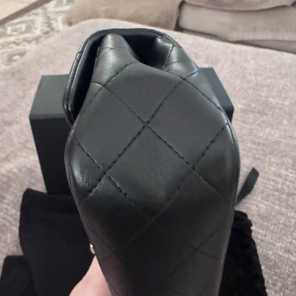CHANEL Black Quilted Valentine editionLambskin Shoulder Bag with Silver Hardware - Picture 5 of 14